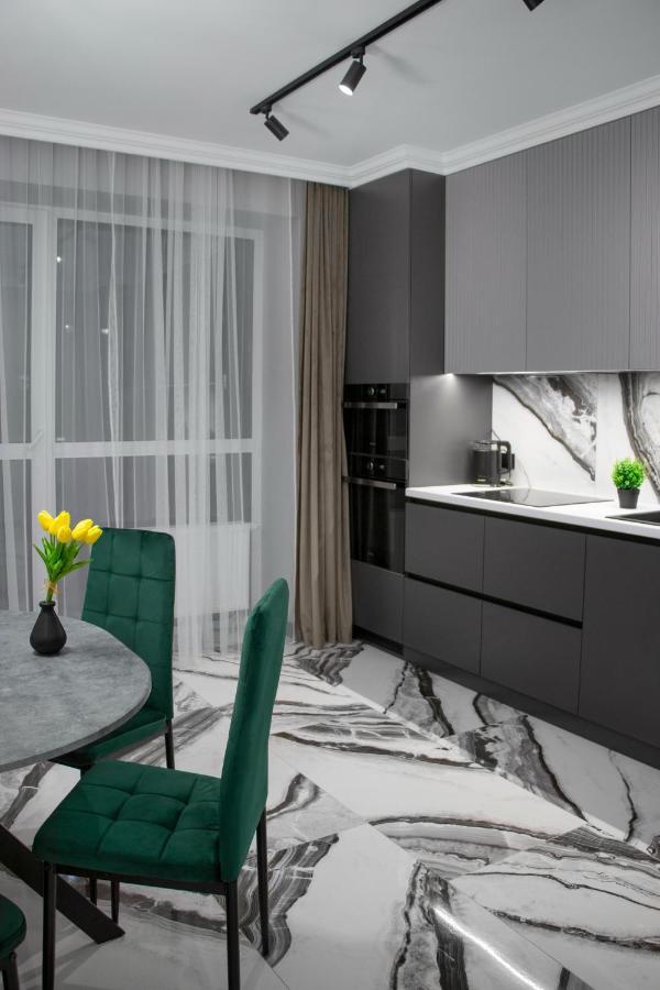 Royal 2 Apartments On Shevchenka 38 Str إلفيف المظهر الخارجي الصورة