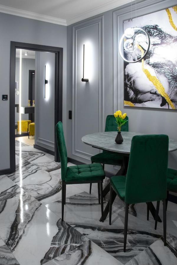 Royal 2 Apartments On Shevchenka 38 Str إلفيف المظهر الخارجي الصورة