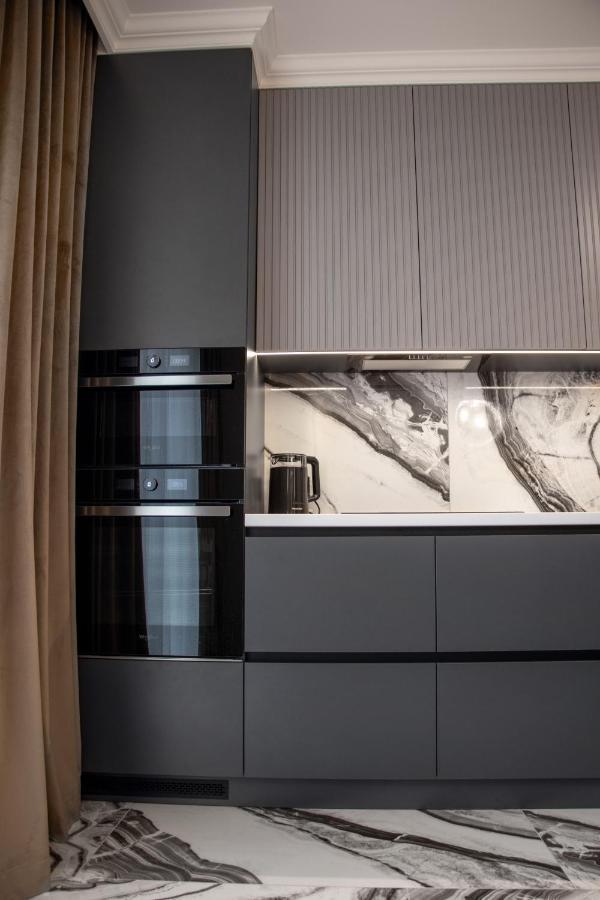 Royal 2 Apartments On Shevchenka 38 Str إلفيف المظهر الخارجي الصورة